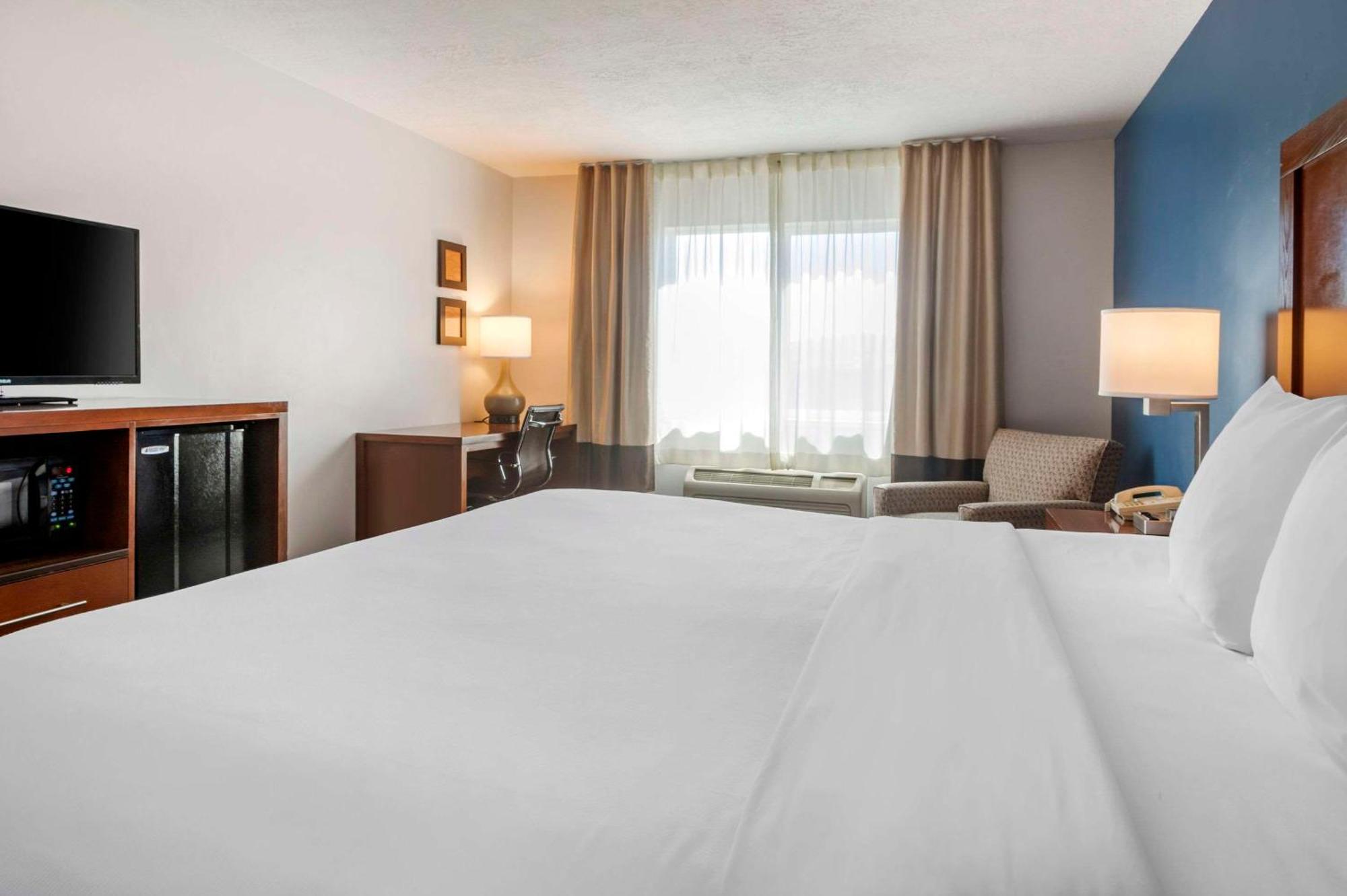 Comfort Inn & Suites Beaver - Interstate 15 North Экстерьер фото